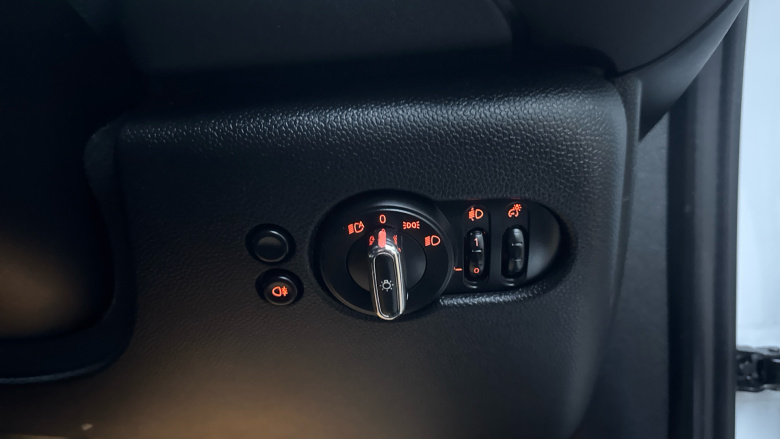 MINI Hatchback 1.5 Cooper Exclusive 5dr Auto Petrol Hatchback